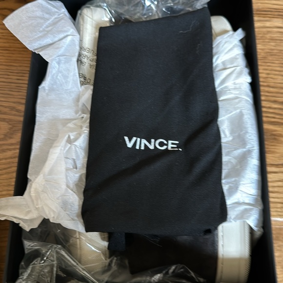 NEW In Box VINCE ABE, Graphite SU - Picture 13 of 14